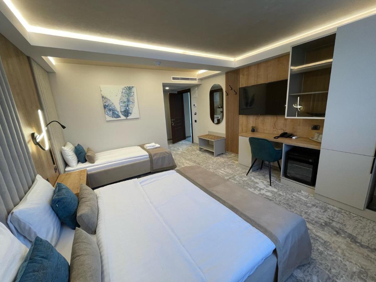 Hotel Rk Ghimbav Екстериор снимка