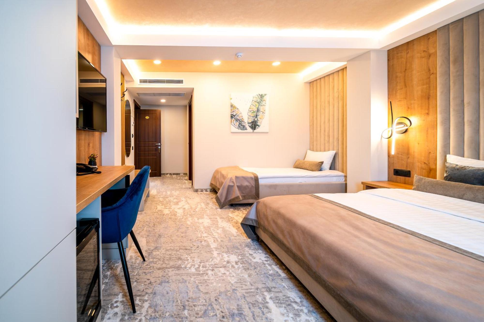 Hotel Rk Ghimbav Екстериор снимка
